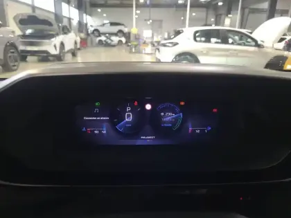 Photo 10 Peugeot 308  Hybrid 145 e-DCS6