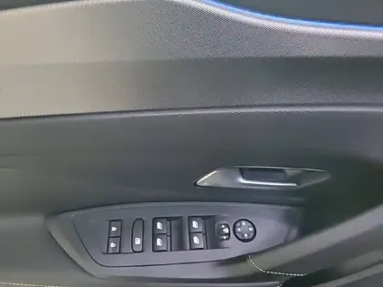 Photo 114 Peugeot 308  Hybrid 145 e-DCS6