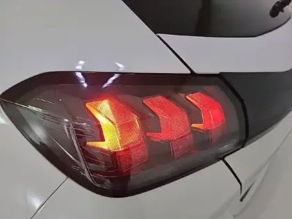 Photo 16 Peugeot 208  Electrique 50 kWh 136ch