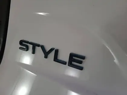 Photo 33 Peugeot 208  Electrique 50 kWh 136ch