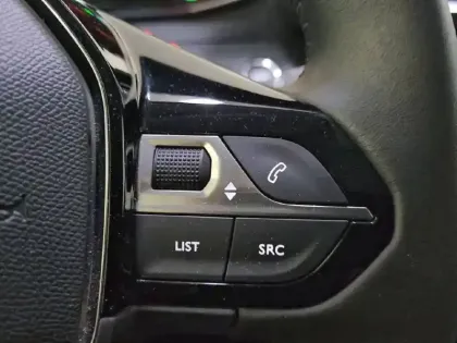 Photo 96 Peugeot 208  Electrique 50 kWh 136ch