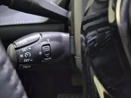 Photo 94 Peugeot 208  Electrique 50 kWh 136ch