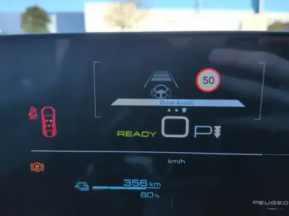 Photo 23 Peugeot 3008  Electrique 210 ch 73 kWh