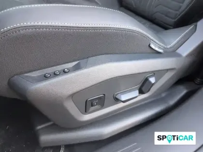 Photo 17 Peugeot 3008  Electrique 210 ch 73 kWh