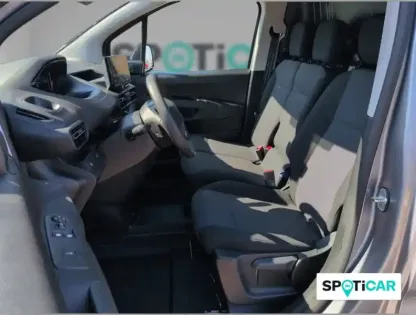 Photo 10 Peugeot Partner  FGN DIESEL 130 CH M AUT