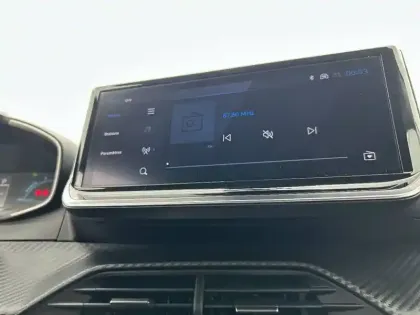 Photo 22 Peugeot 208  Hybrid 100 e-DCS6