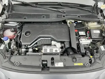 Photo 26 Peugeot 208  Hybrid 100 e-DCS6