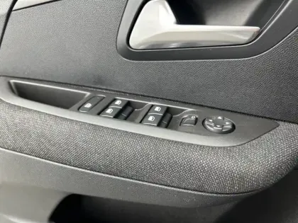 Photo 14 Peugeot 208  Hybrid 100 e-DCS6