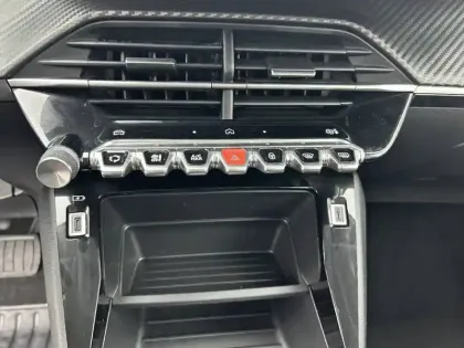 Photo 20 Peugeot 208  Hybrid 100 e-DCS6