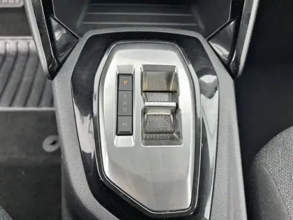 Photo 13 Peugeot 208  Hybrid 100 e-DCS6