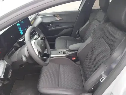 Photo 8 Renault Clio  E-Tech full hybrid 160 ch
