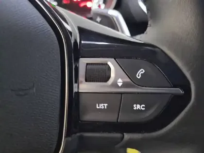 Photo 27 Peugeot 208  PureTech 100 S&S EAT8