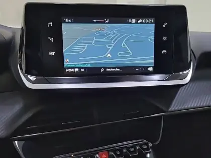 Photo 18 Peugeot 208  PureTech 100 S&S EAT8