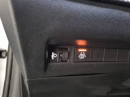 Photo 28 Peugeot 208  PureTech 100 S&S EAT8