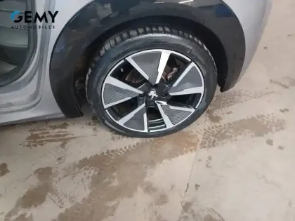 Photo 10 Peugeot 208  Electrique 50 kWh 136ch