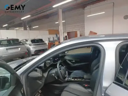 Photo 8 Peugeot 208  Electrique 50 kWh 136ch