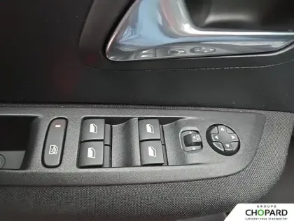 Photo 97 Peugeot 208  PureTech 75 S&S BVM5