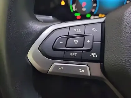 Photo 29 Volkswagen Golf Gén. VIII Ph1 Style 1st 5