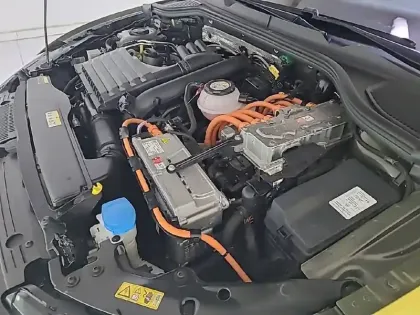 Photo 82 Volkswagen Golf  1.4 Hybrid Rechargeable OPF 204 DSG6