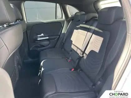 Photo 17 Mercedes GLA  200 7G-DCT