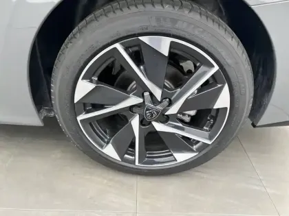 Photo 12 Peugeot 308  SW BlueHDi 130ch S&S EAT8