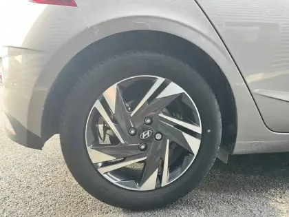 Photo 16 Hyundai I20  1.0 T-GDi 100 Hybrid 48V