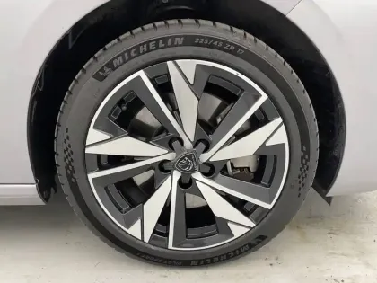 Photo 49 Peugeot 308  PHEV 180 e-EAT8