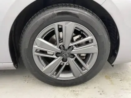 Photo 16 Peugeot 308  PureTech 130ch S&S BVM6