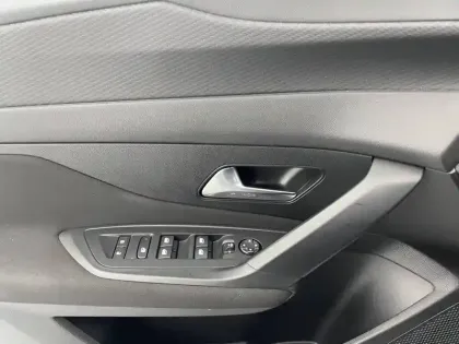 Photo 31 Peugeot 308  PureTech 130ch S&S BVM6