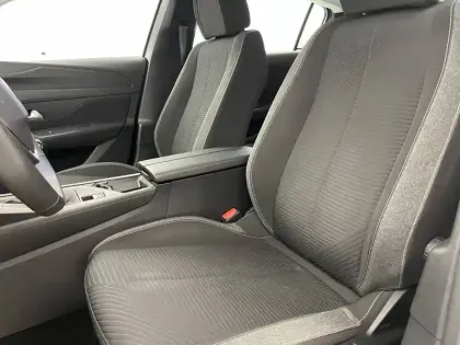 Photo 13 Peugeot 308  PureTech 130ch S&S BVM6