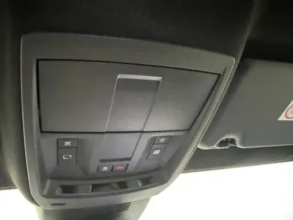 Photo 46 Peugeot 5008  Electrique 210 ch 73 kWh