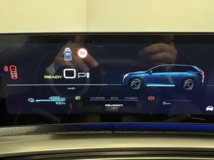 Photo 39 Peugeot 5008  Electrique 210 ch 73 kWh