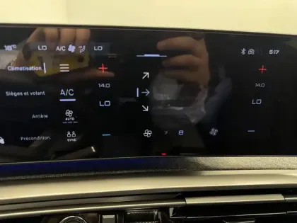 Photo 27 Peugeot 5008  Electrique 210 ch 73 kWh