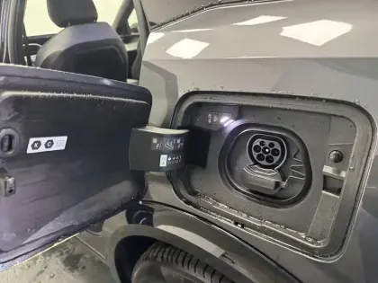 Photo 13 Peugeot 5008  Electrique 210 ch 73 kWh