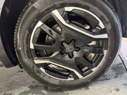 Photo 14 Peugeot 5008  Electrique 210 ch 73 kWh