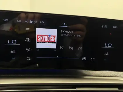 Photo 25 Peugeot 5008  Electrique 210 ch 73 kWh