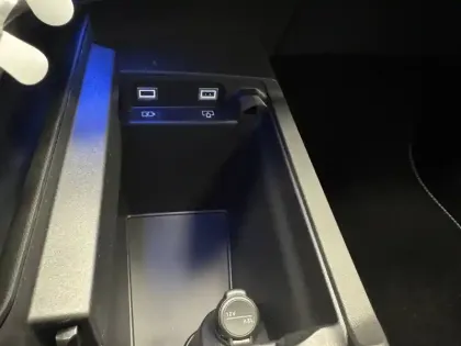 Photo 45 Peugeot 5008  Electrique 210 ch 73 kWh