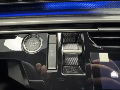 Photo 42 Peugeot 5008  Electrique 210 ch 73 kWh