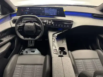 Photo 16 Peugeot 5008  Electrique 210 ch 73 kWh