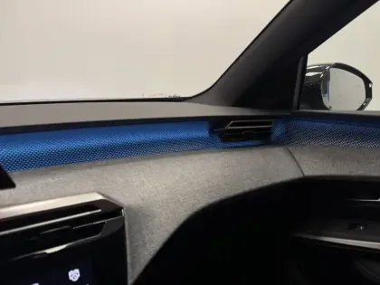 Photo 34 Peugeot 5008  Electrique 210 ch 73 kWh