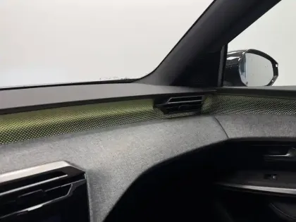 Photo 33 Peugeot 5008  Electrique 210 ch 73 kWh