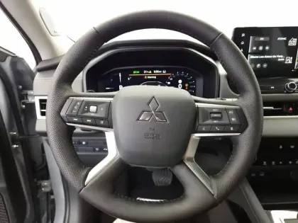 Photo 11 Mitsubishi Outlander  2.4 MIVEC PHEV 306 4WD