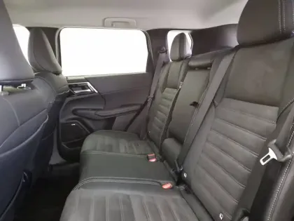 Photo 69 Mitsubishi Outlander  2.4 MIVEC PHEV 306 4WD