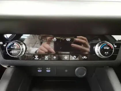 Photo 38 Mitsubishi Outlander  2.4 MIVEC PHEV 306 4WD
