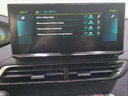 Photo 94 Peugeot 3008  Hybrid 225 e-EAT8