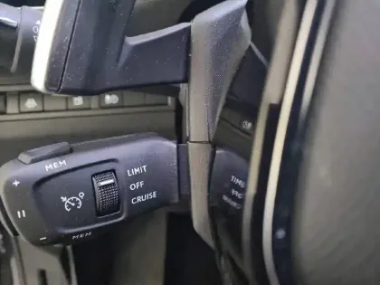 Photo 100 Peugeot 3008  Hybrid 225 e-EAT8