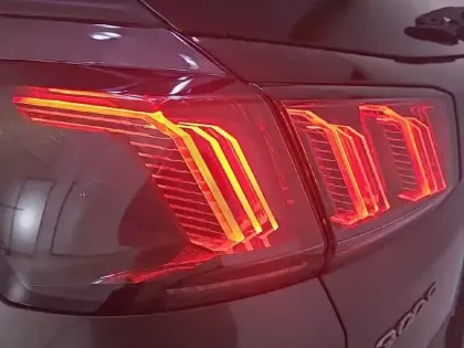 Photo 53 Peugeot 3008  Hybrid 225 e-EAT8