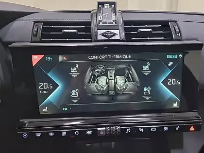 Photo 65 DS DS 7 DS7 Crossback Hybride E-Tense 300 EAT8 4x4