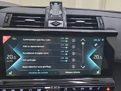 Photo 61 DS DS 7 DS7 Crossback Hybride E-Tense 300 EAT8 4x4