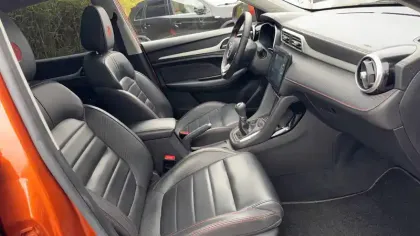 Photo 55 Mg ZS  1.0L T-GDI 111ch 2WD